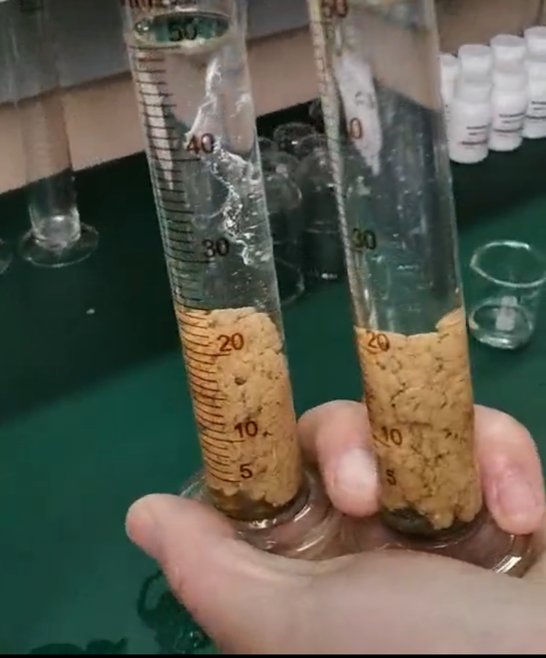 聚丙烯酰胺結塊